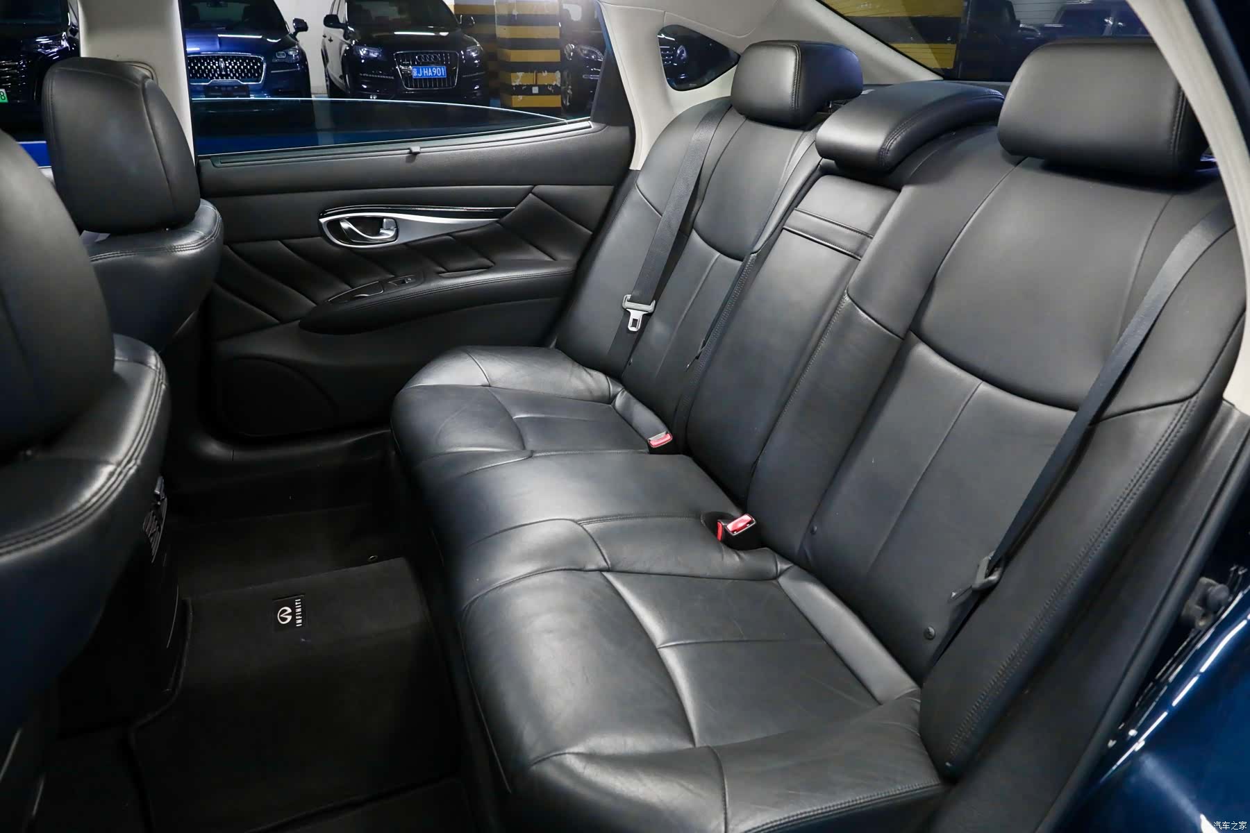 Infiniti Q70, 2016 11