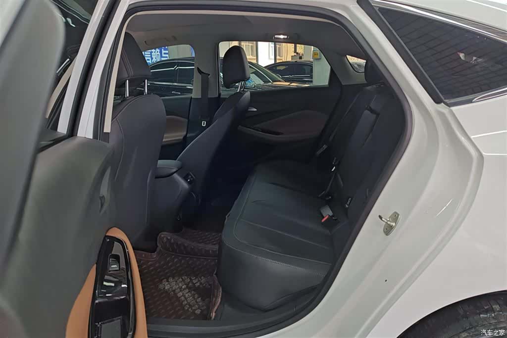 Buick Verano, 2022 11