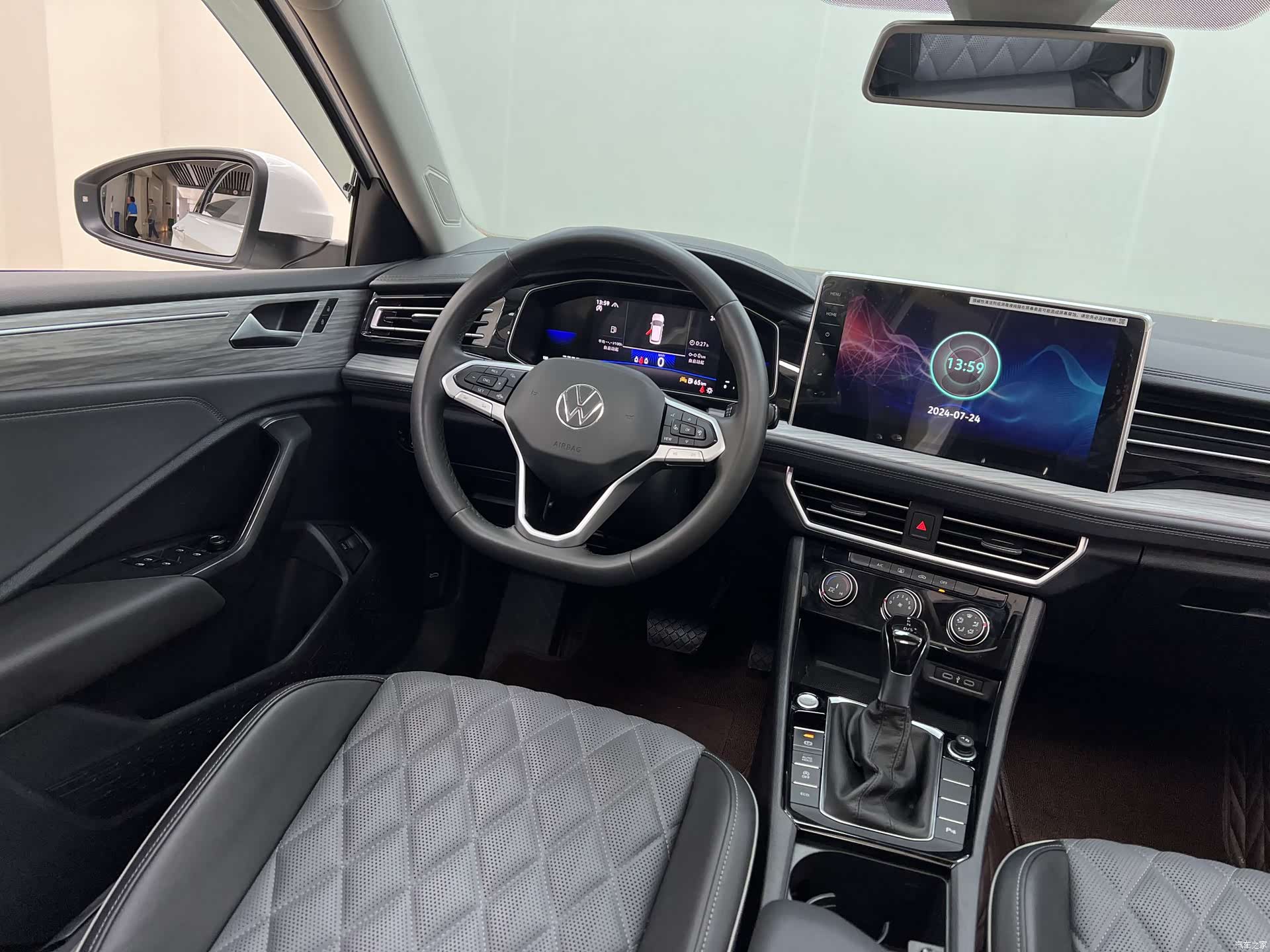 Volkswagen Sagitar, 2023 6