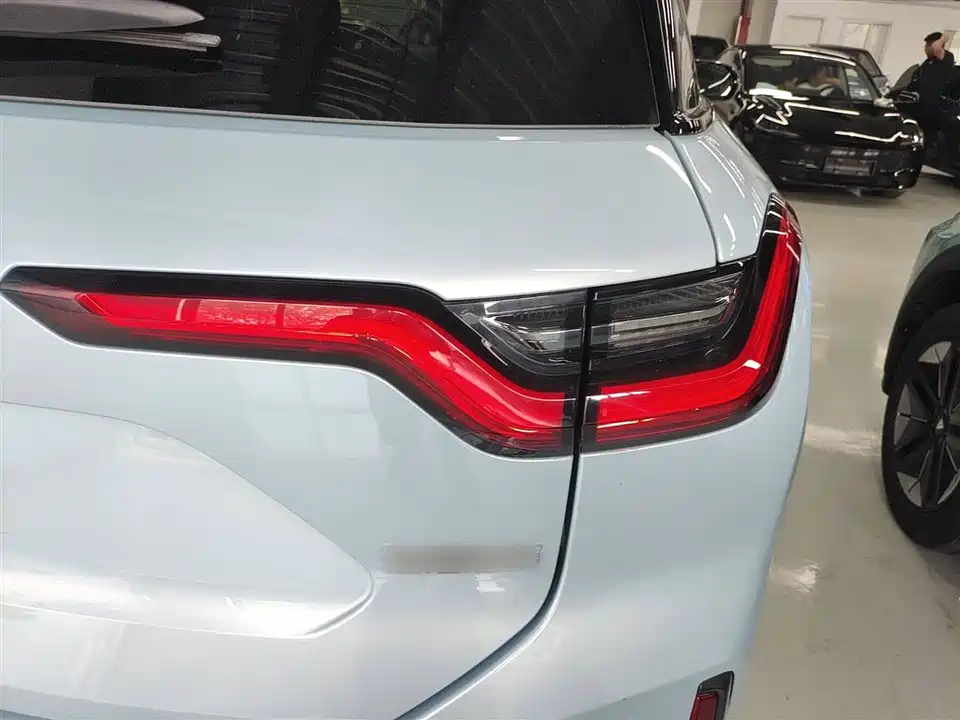 NIO ES6