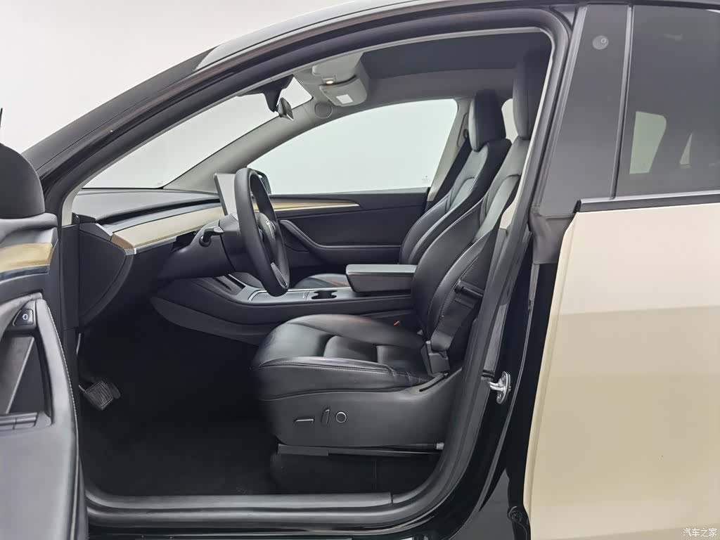 Tesla Model Y, 2022 10