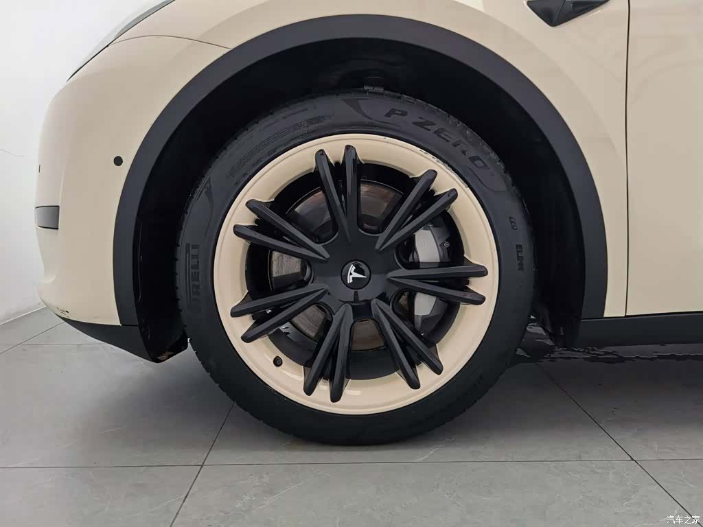 Tesla Model Y, 2022 17