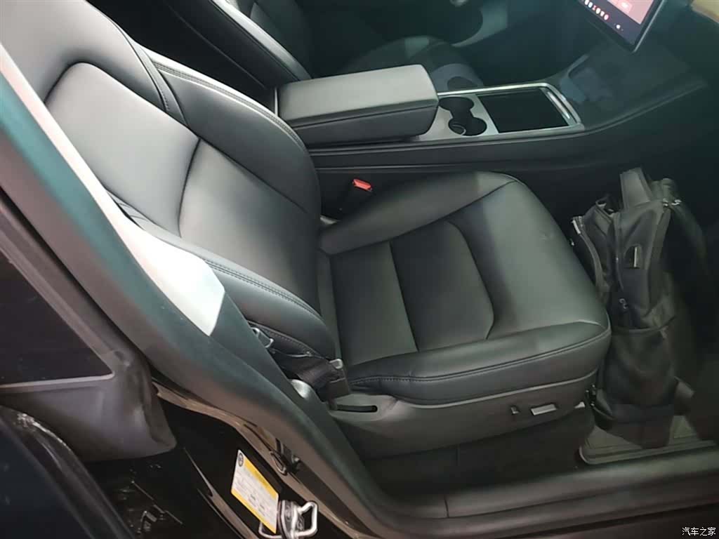 Tesla Model Y, 2022 25