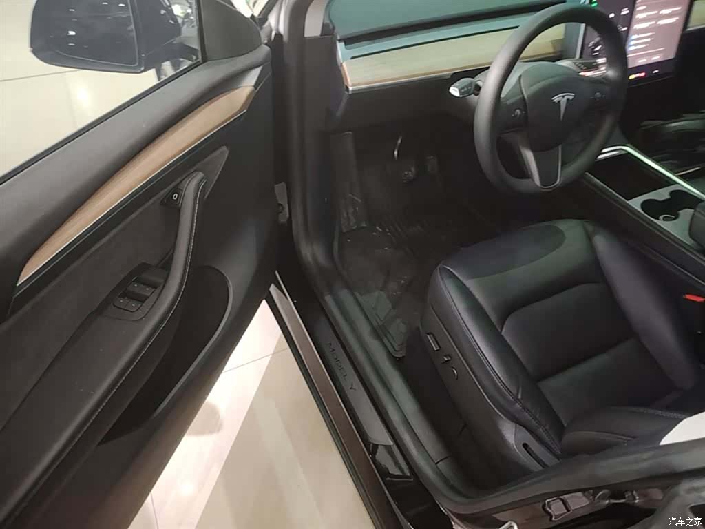 Tesla Model Y, 2022 16