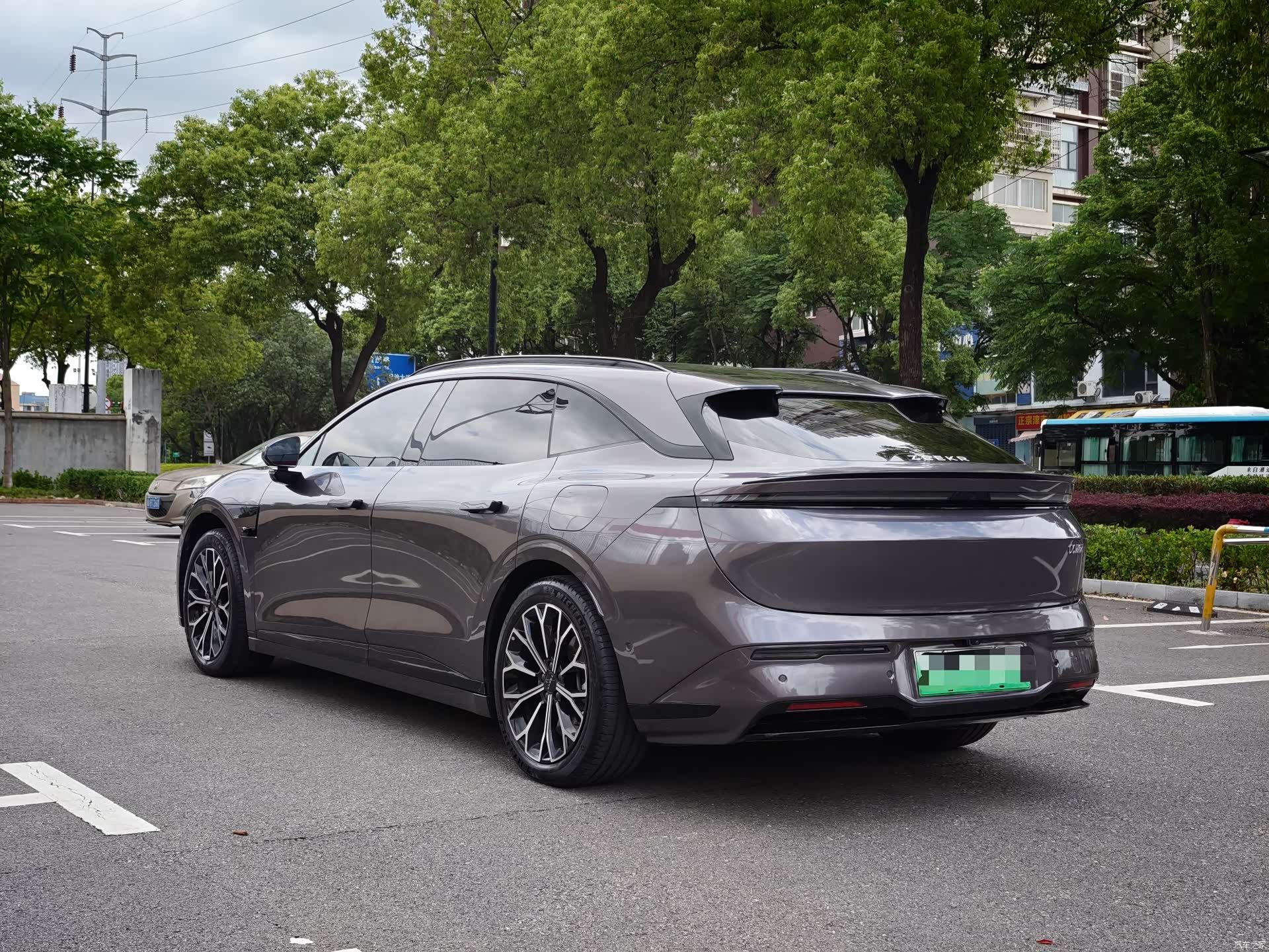 Zeekr 007, 2025 9