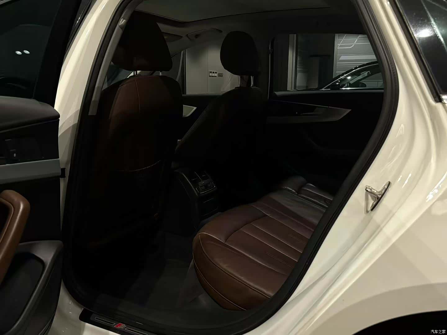 Audi A4L, 2018 6