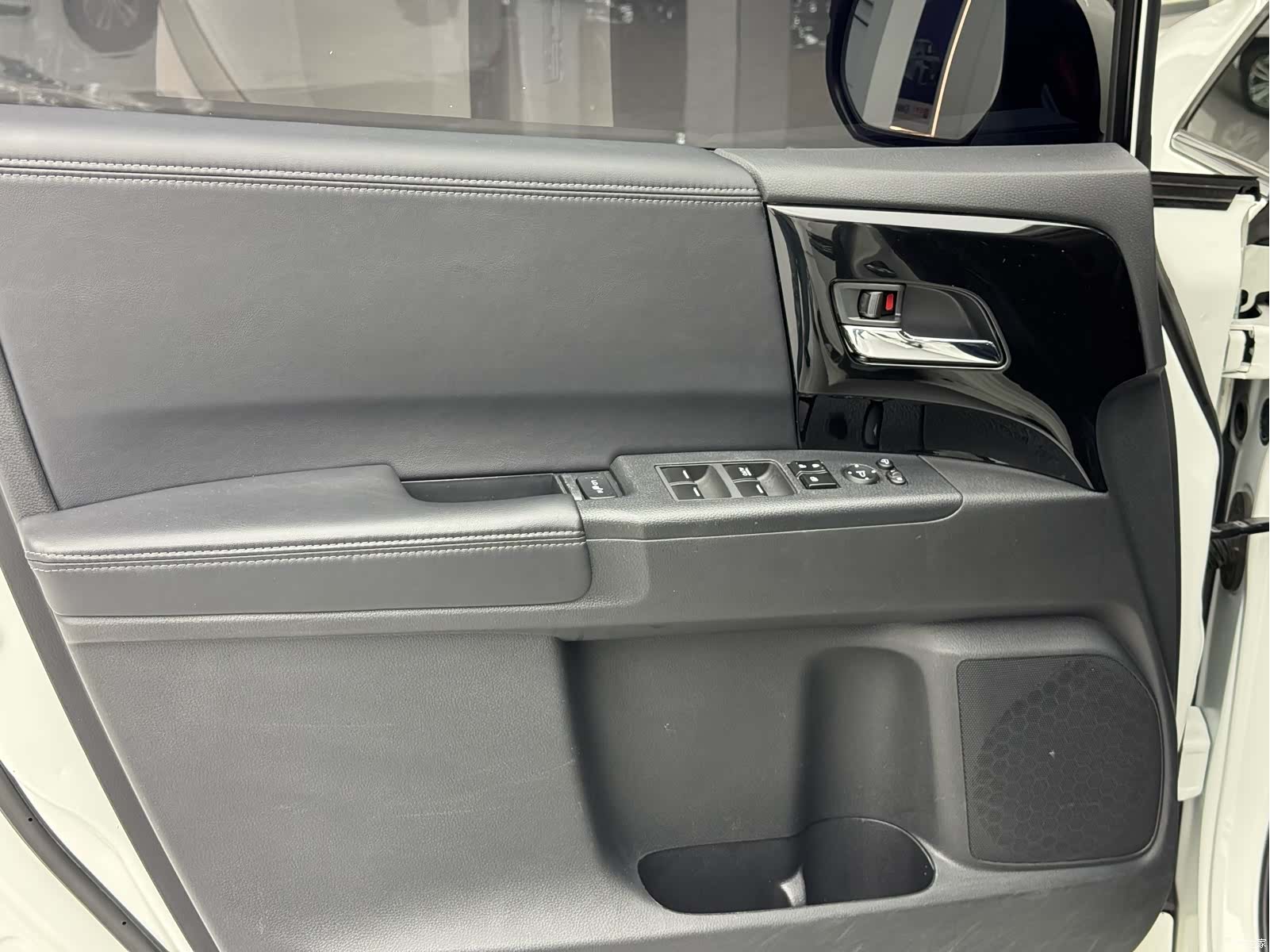 Honda Elysion, 2021 7