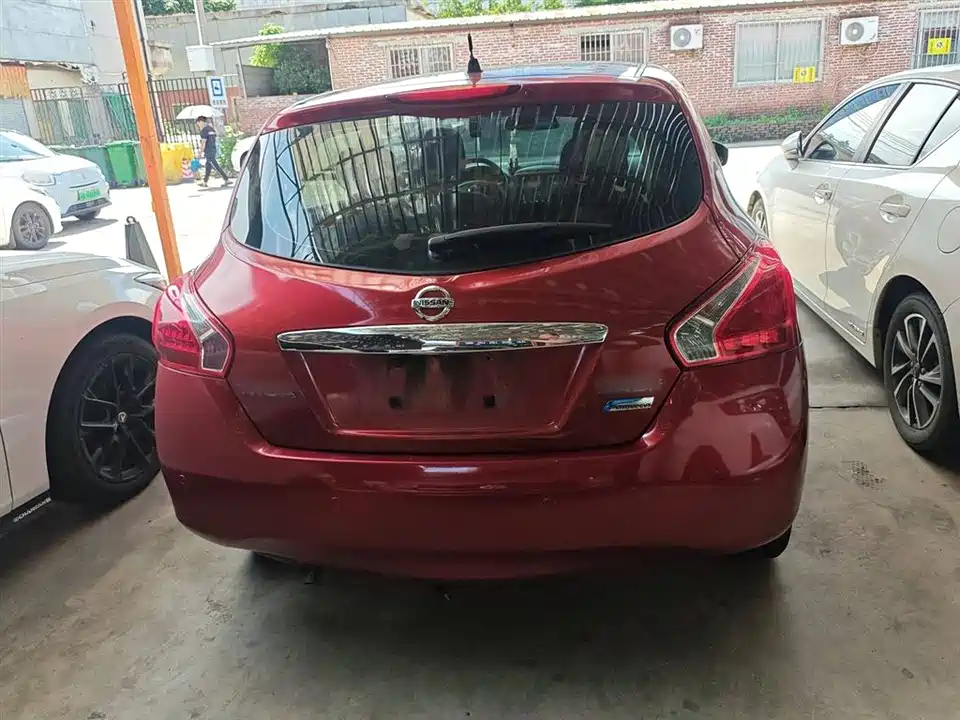 Nissan TIIDA
