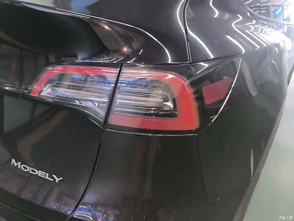 Tesla Model Y, 2024 8