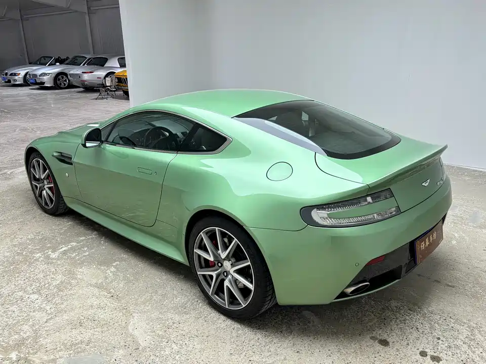 Aston Martin V8 Vantage Aston Martin V8 Vantage