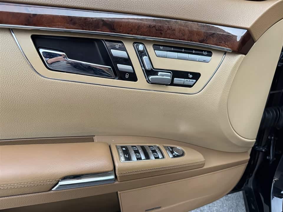 Mercedes-Benz S-class Mercedes-Benz S-class