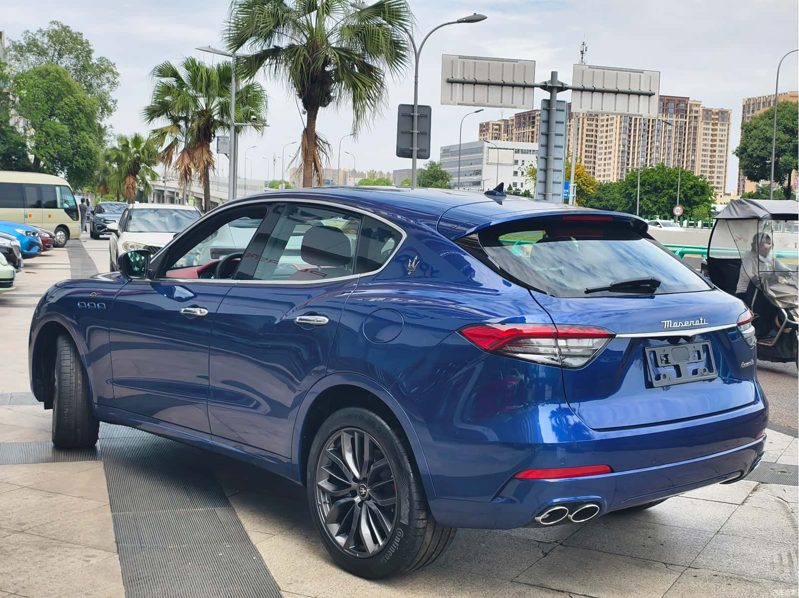 Maserati Levante, 2023 все фото