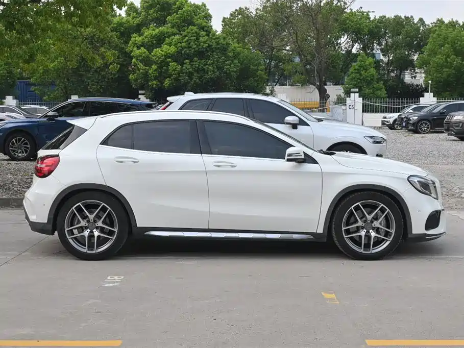 Mercedes-Benz GLA AMG