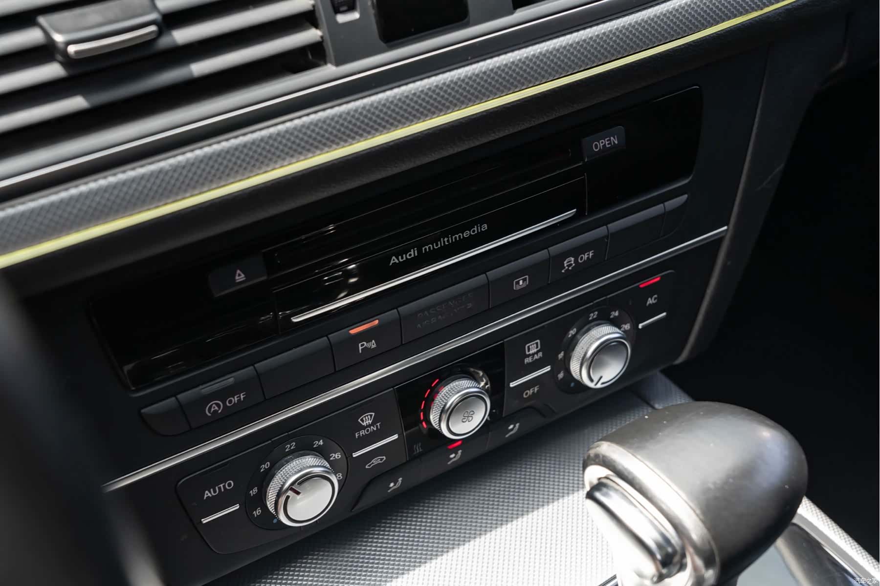Audi A6L, 2014 18