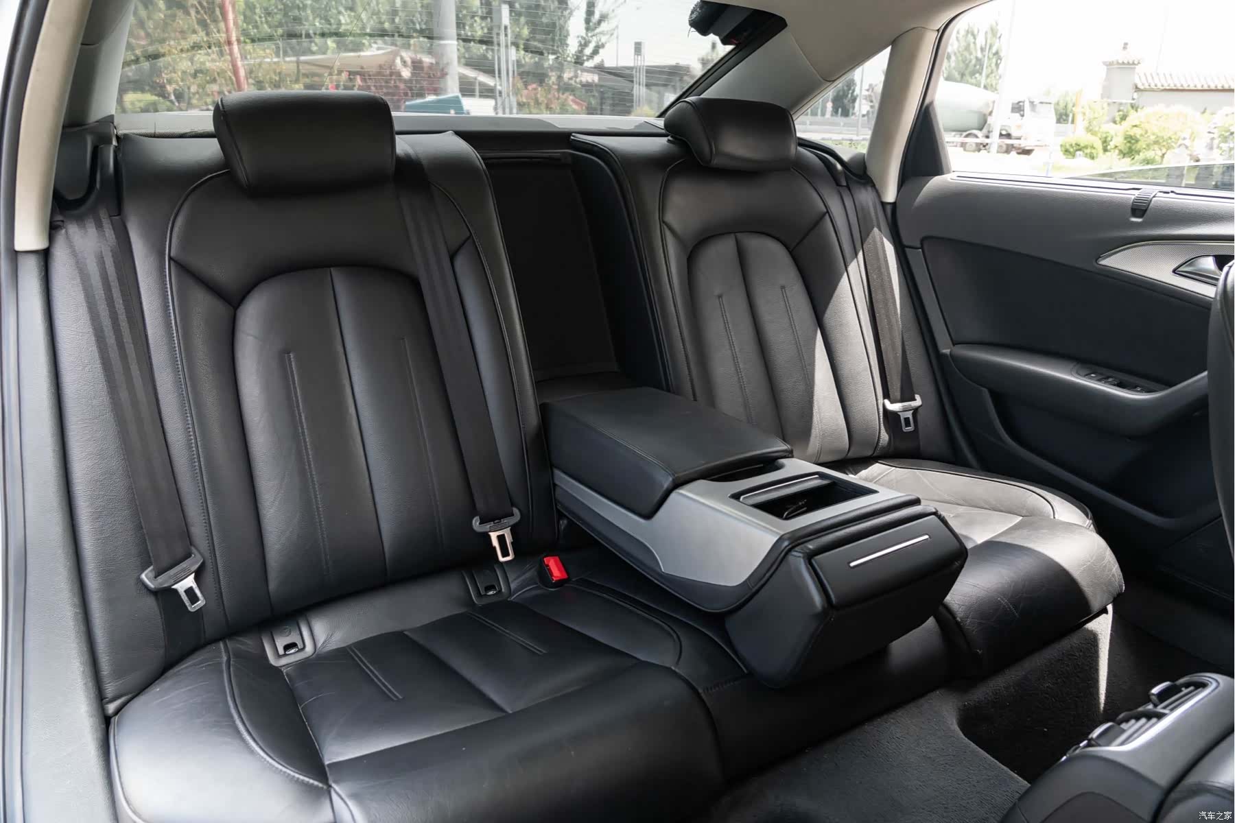 Audi A6L, 2014 28