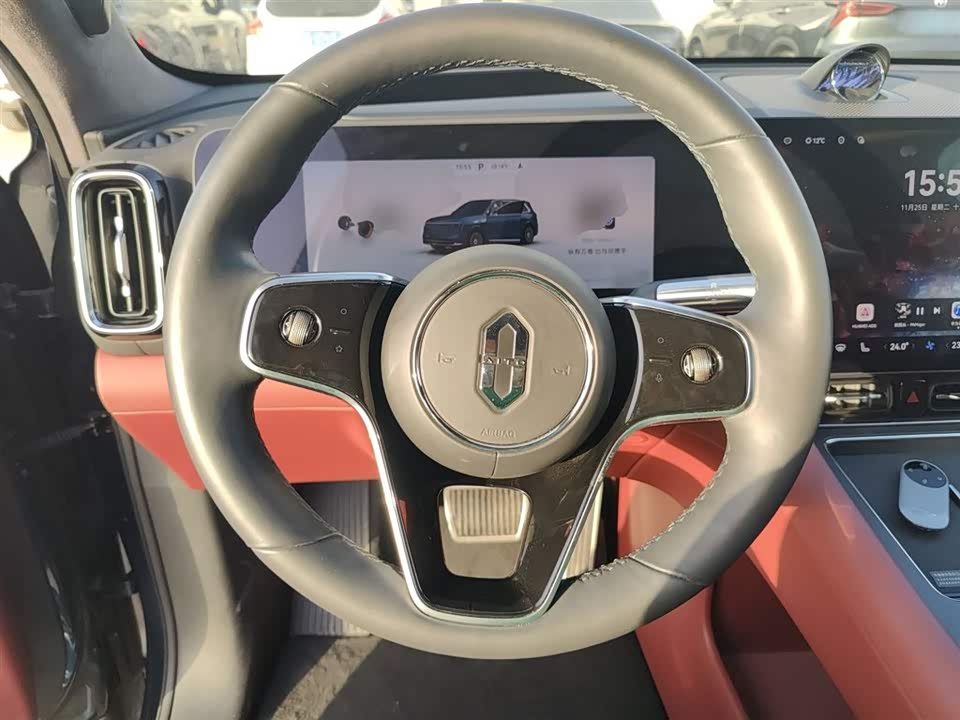 AITO Ask the world M8