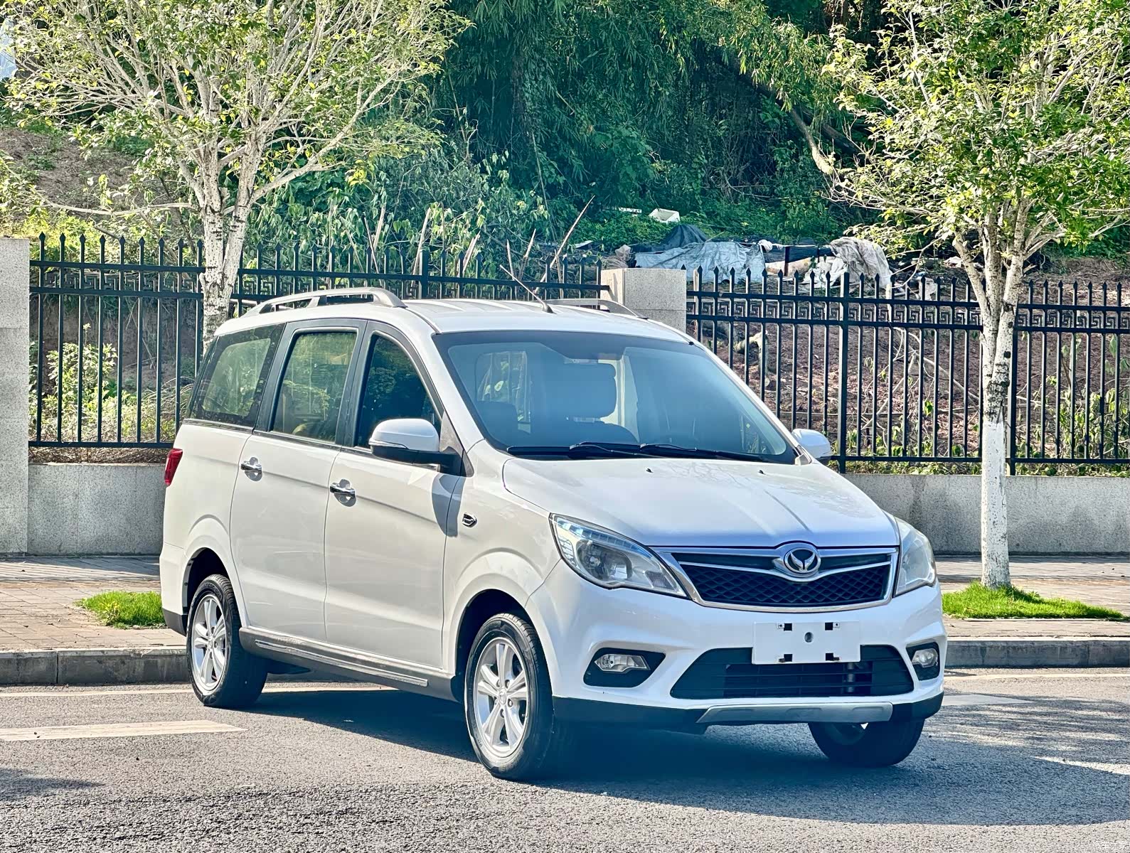 BAIC H2, 2016 3