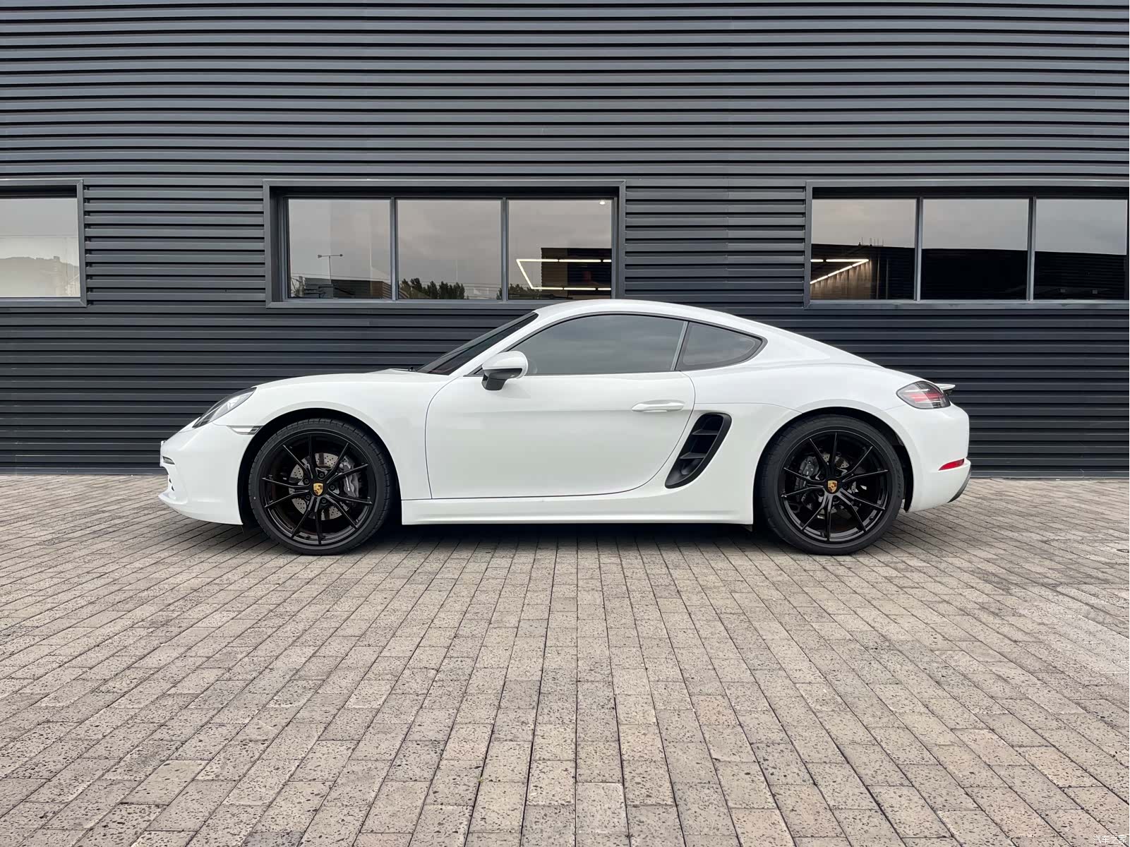Porsche Cayman, 2022 3