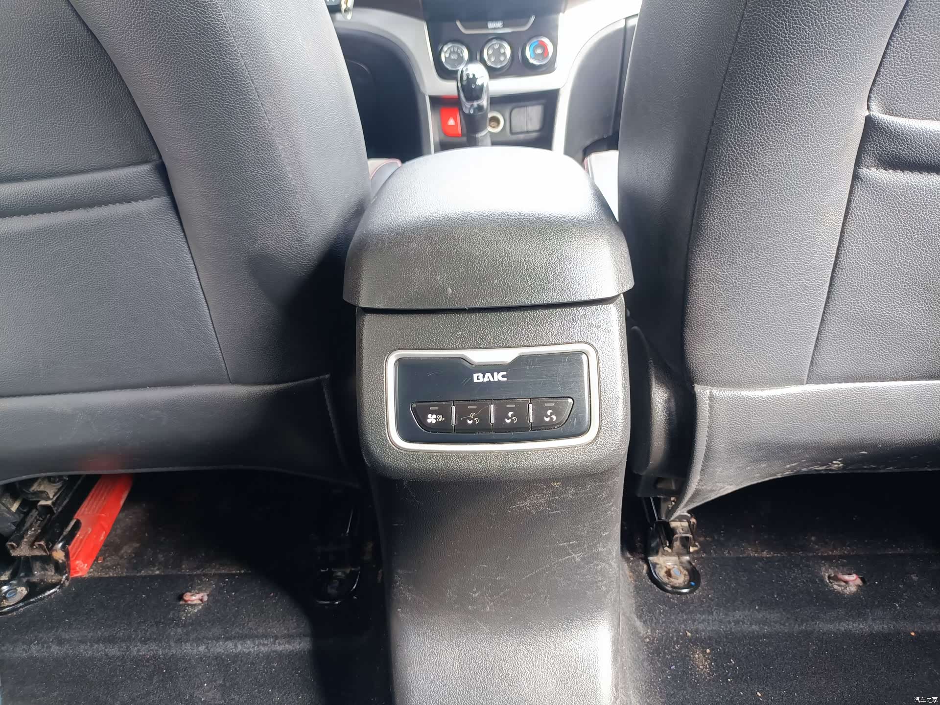 BAIC H3, 2015 11