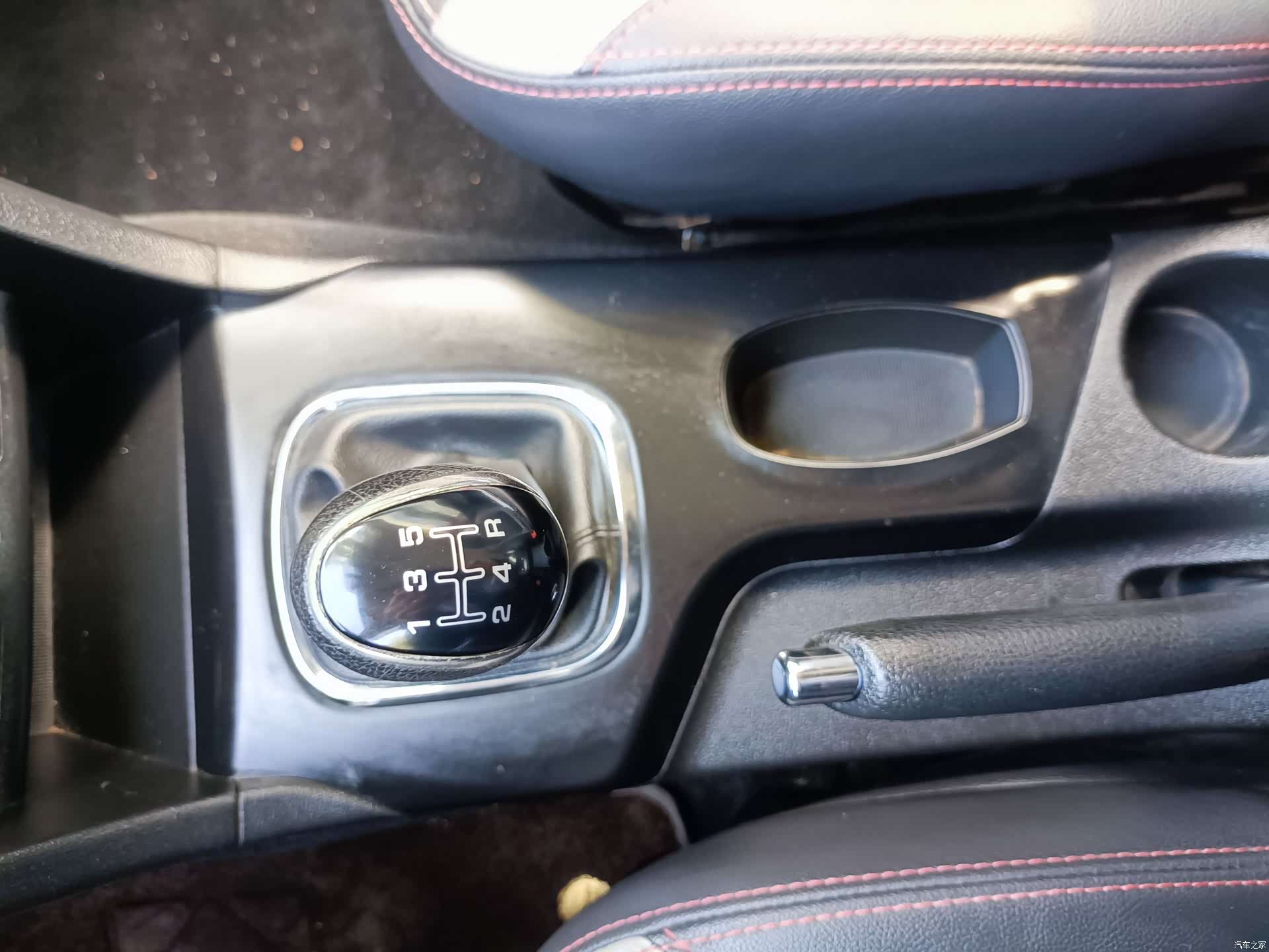 BAIC H3, 2015 32