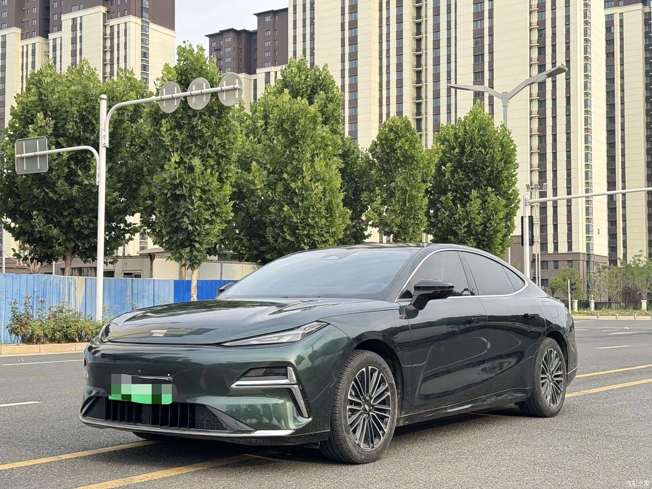 Geely 8, 2025 1