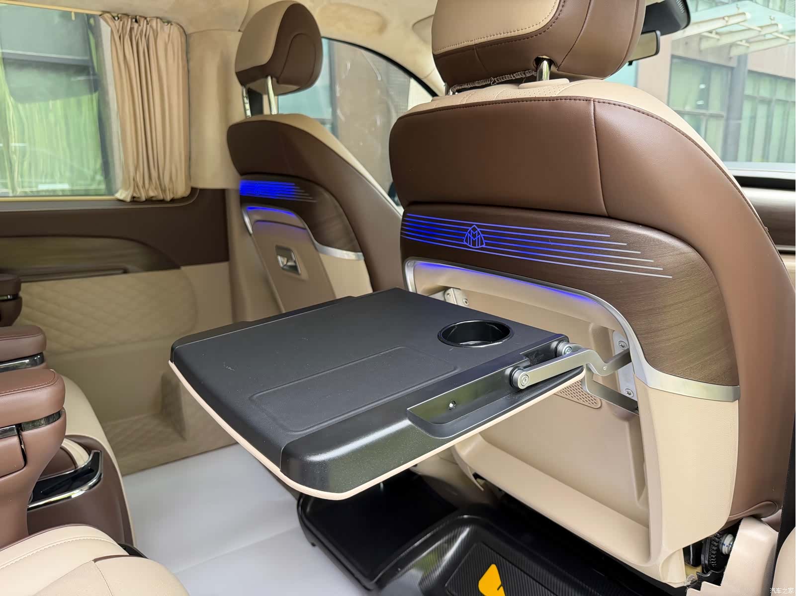 Mercedes-Benz 7, 2023 16