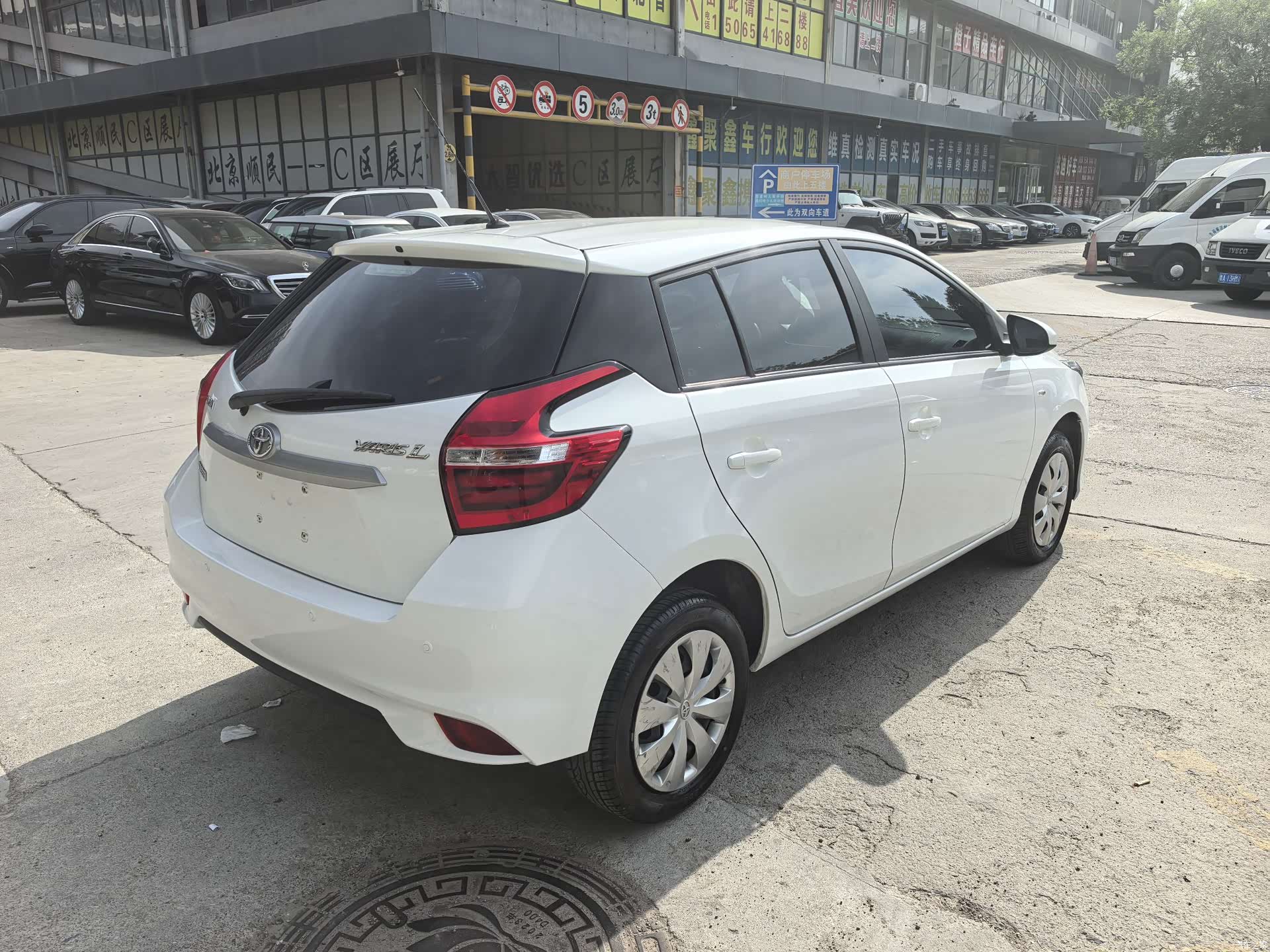 Toyota YARiS L, 2020 4