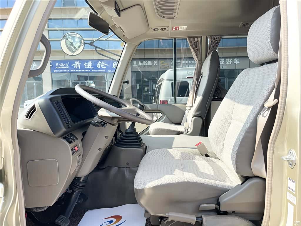 Toyota Coaster, 2018 4
