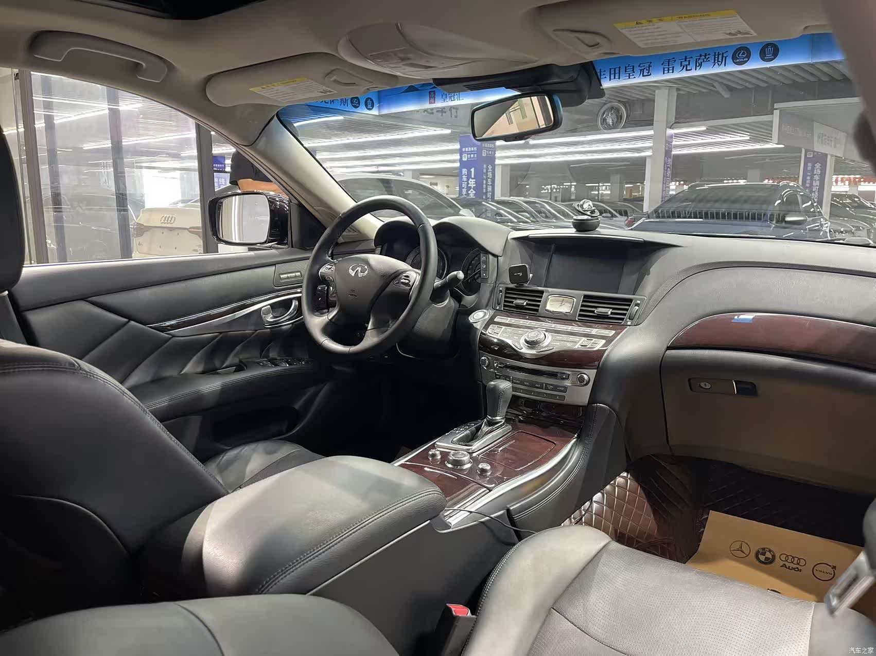 Infiniti Q70, 2014 24