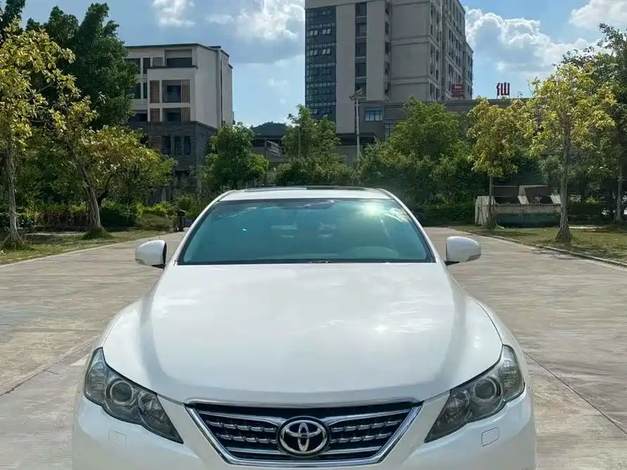 Toyota Reiz