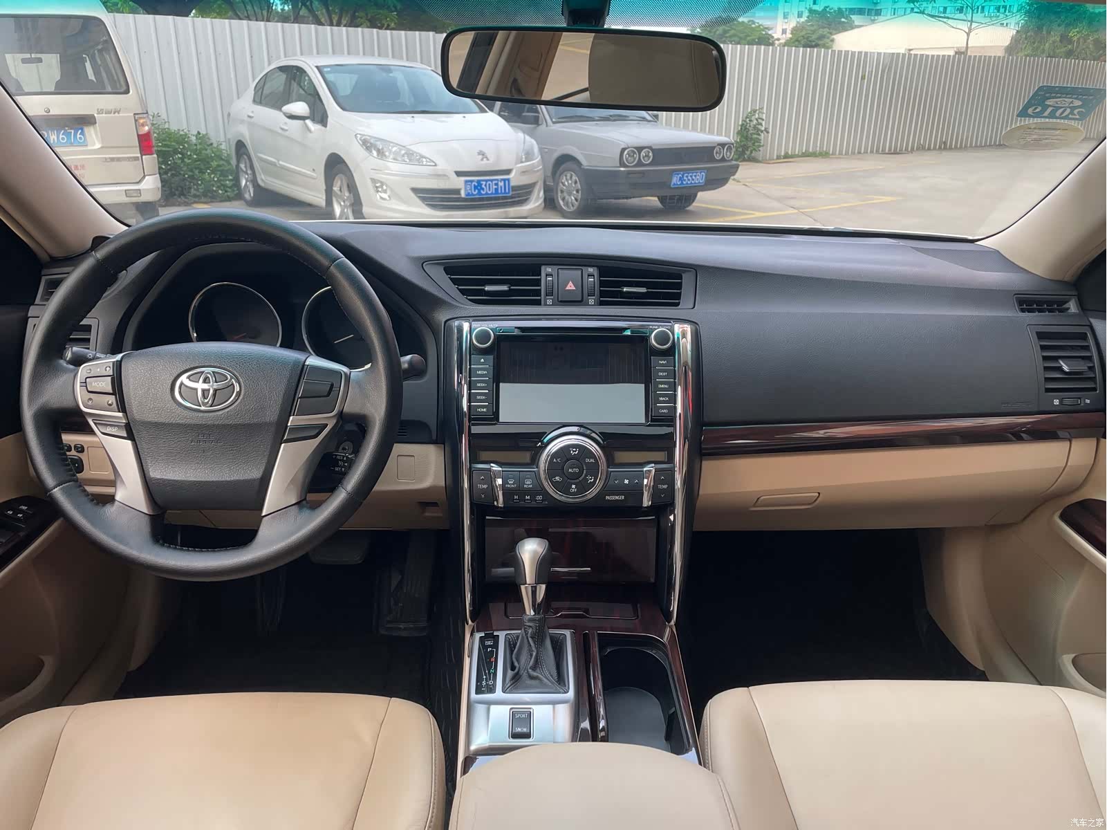 Toyota 2.5V, 2013 7