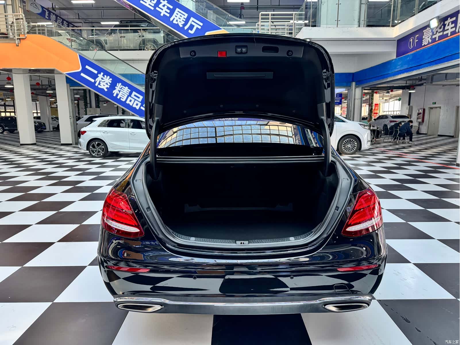Mercedes-Benz E-Class, 2020 11