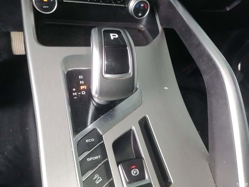 Geely Coolray, 2021 14