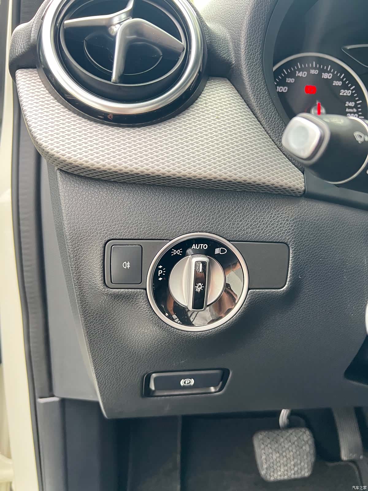 Mercedes-Benz B-Class, 2018 21