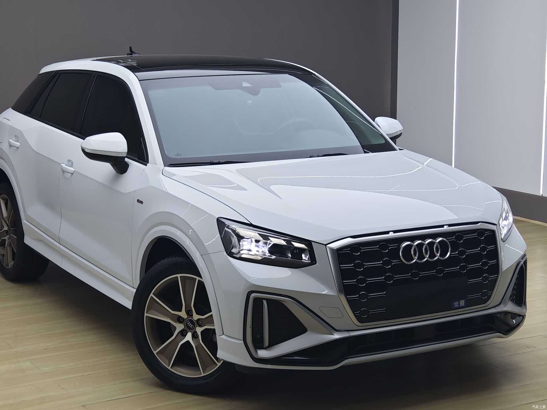 Audi Q2L, 2024 7