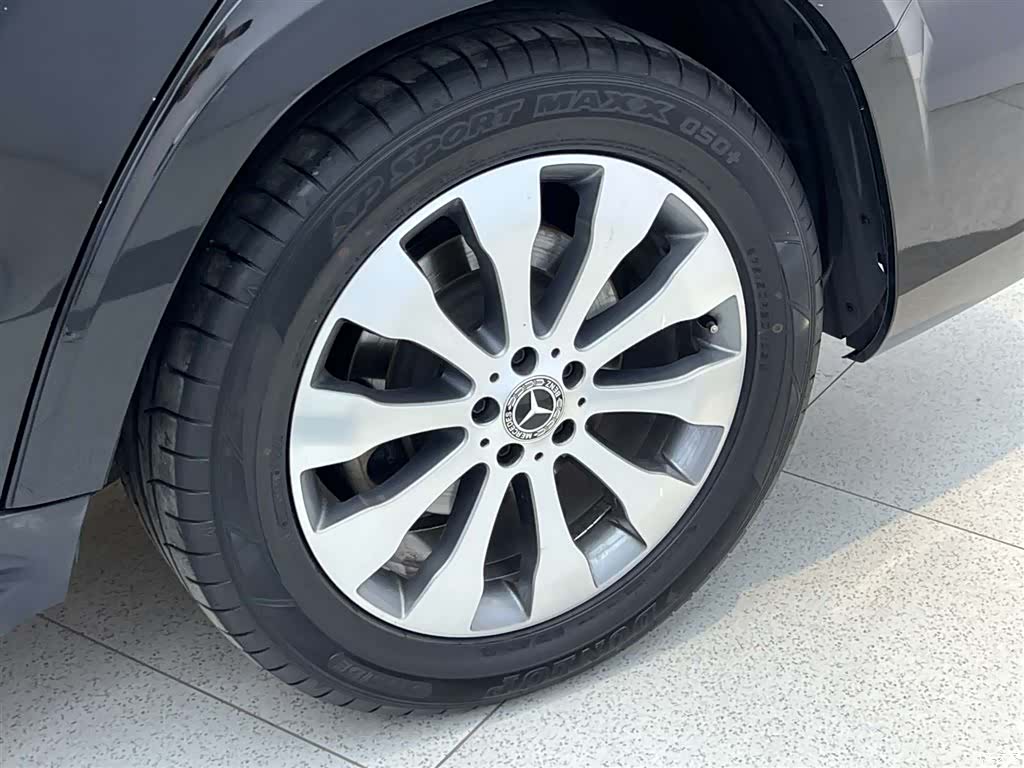 Mercedes-Benz GLS, 2018 8