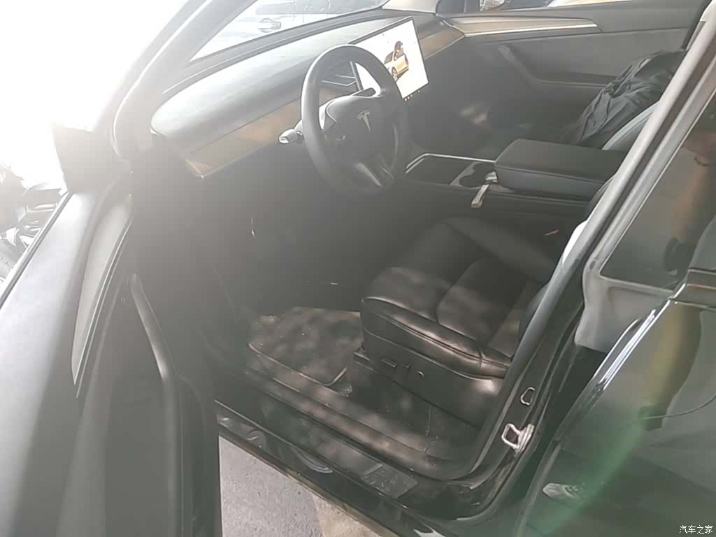 Tesla Model Y, 2022 16