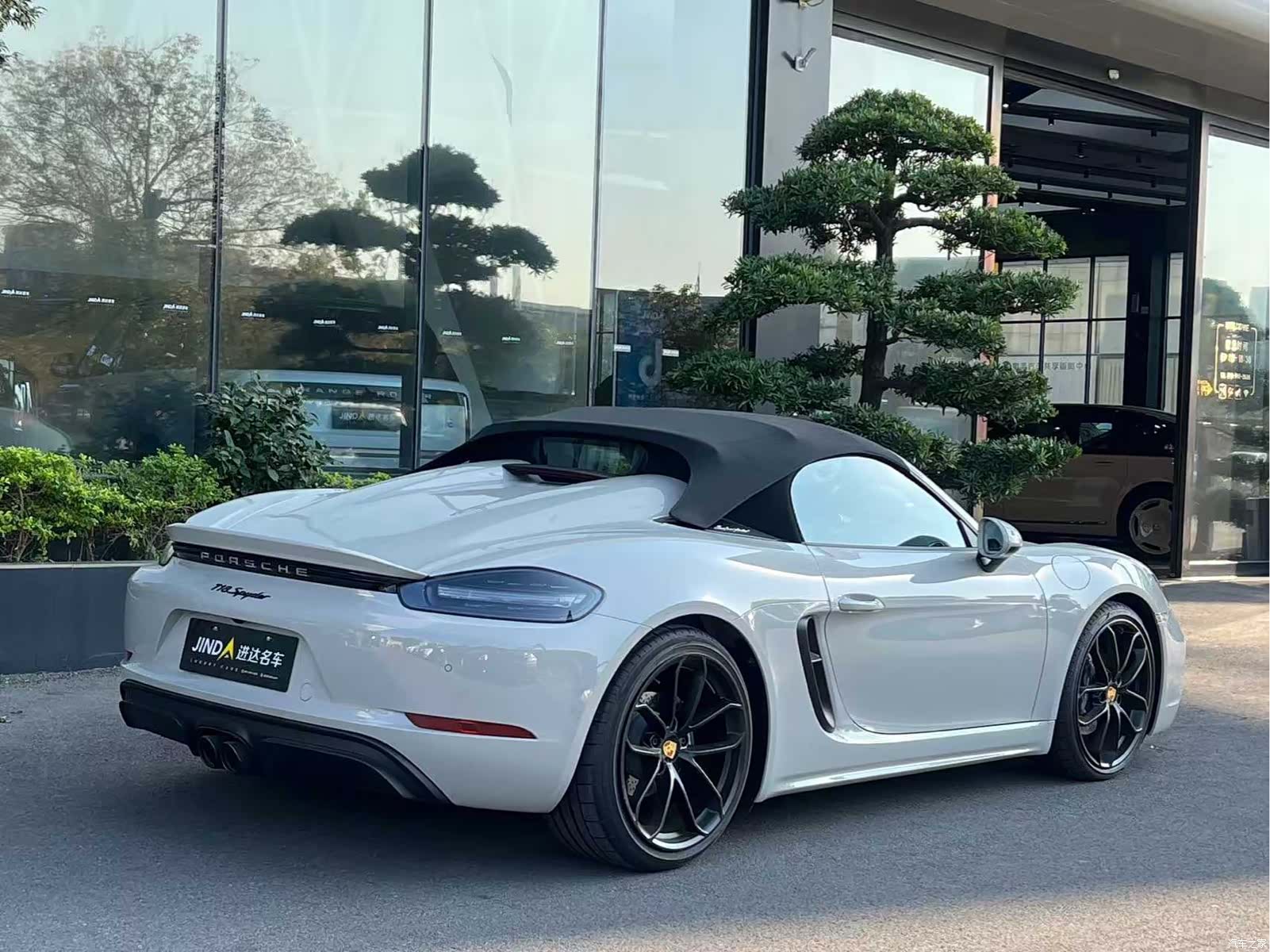 Porsche Boxster, 2024 2