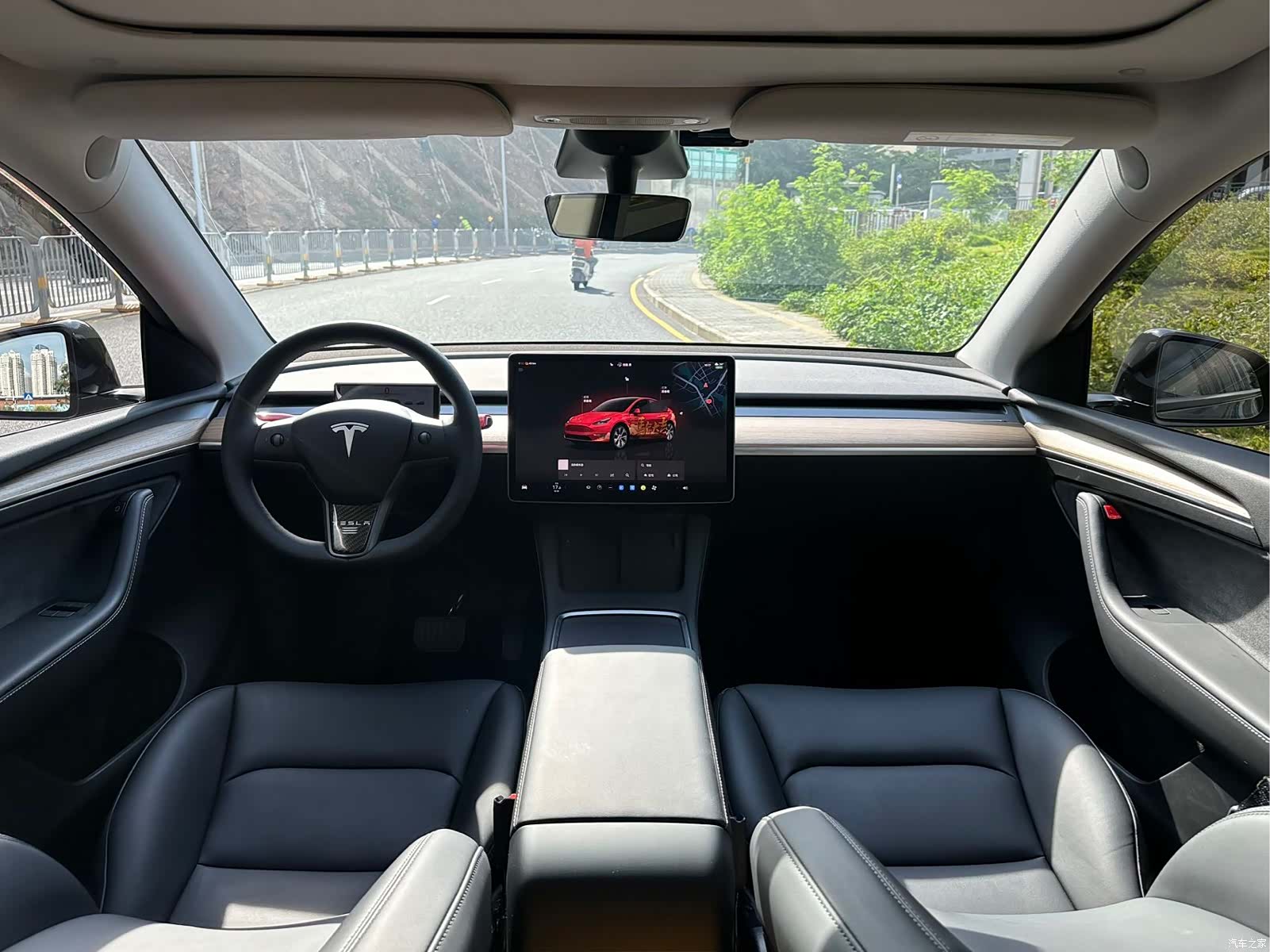 Tesla Model Y, 2023 9