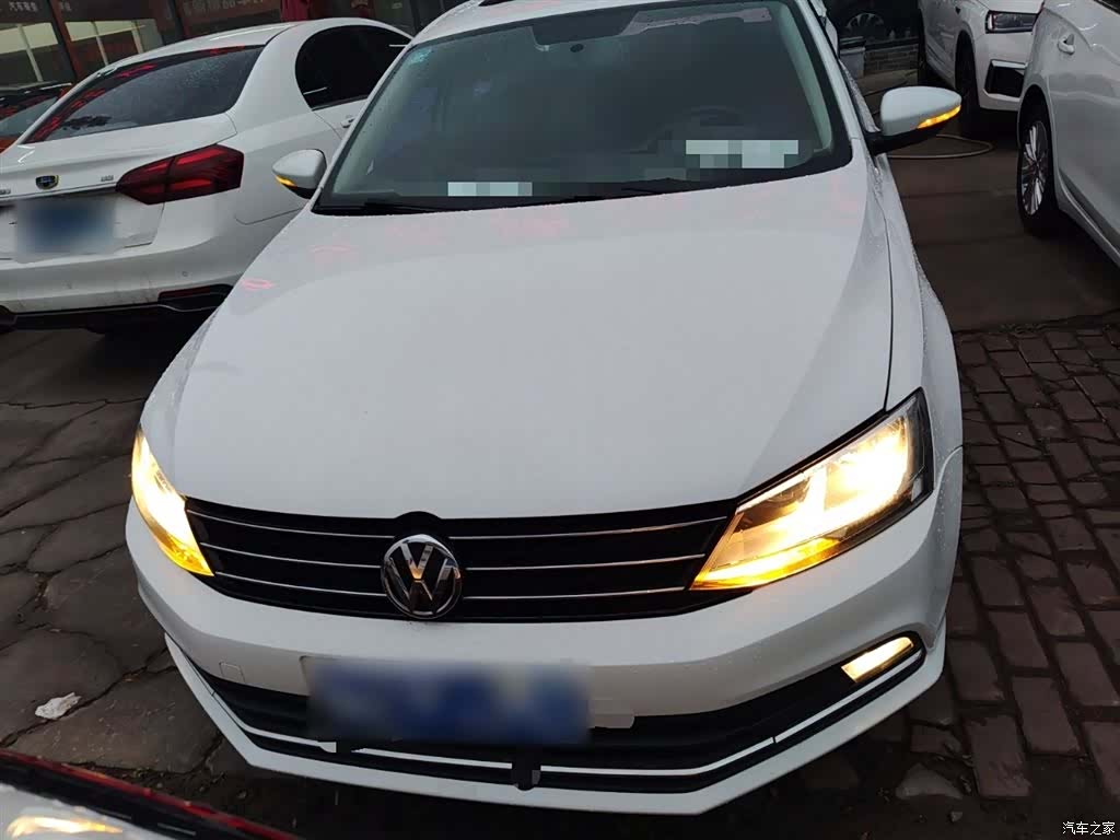 Volkswagen Sagitar, 2016 3