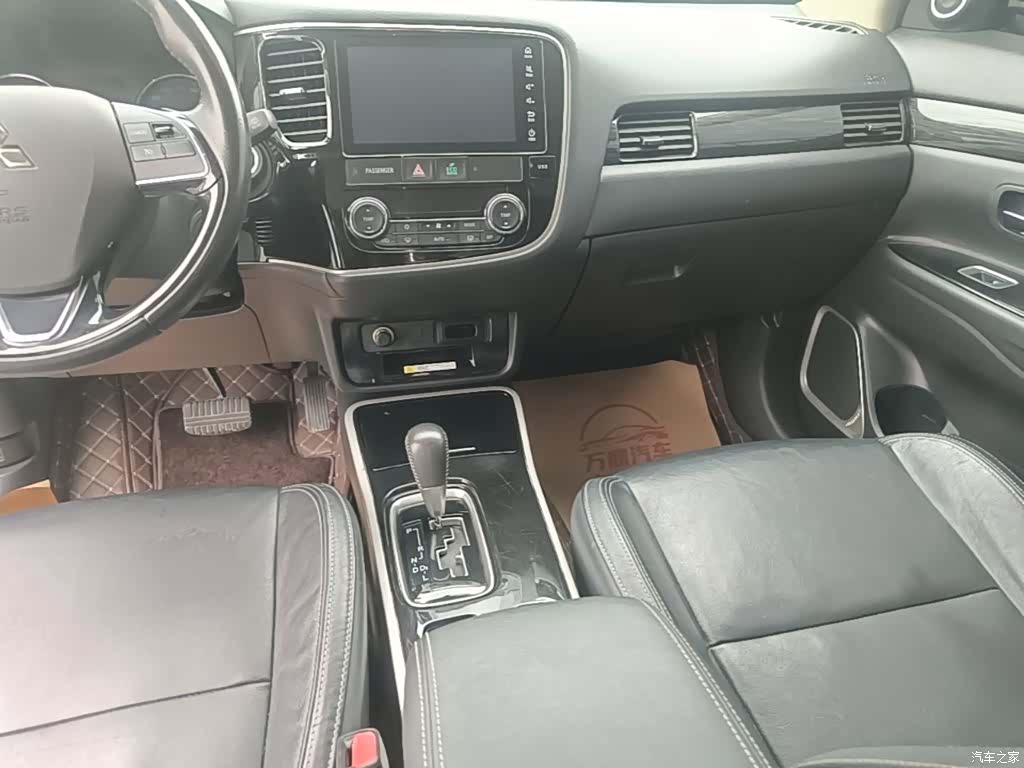 Mitsubishi Outlander, 2019 14