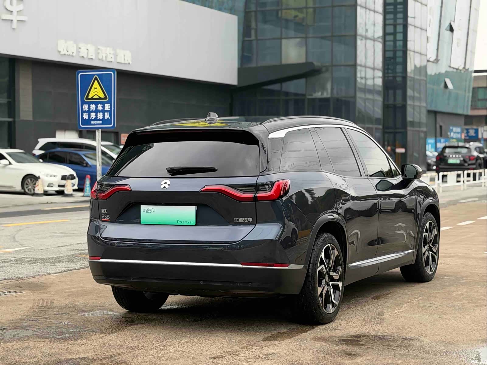 NIO ES8, 2021 11