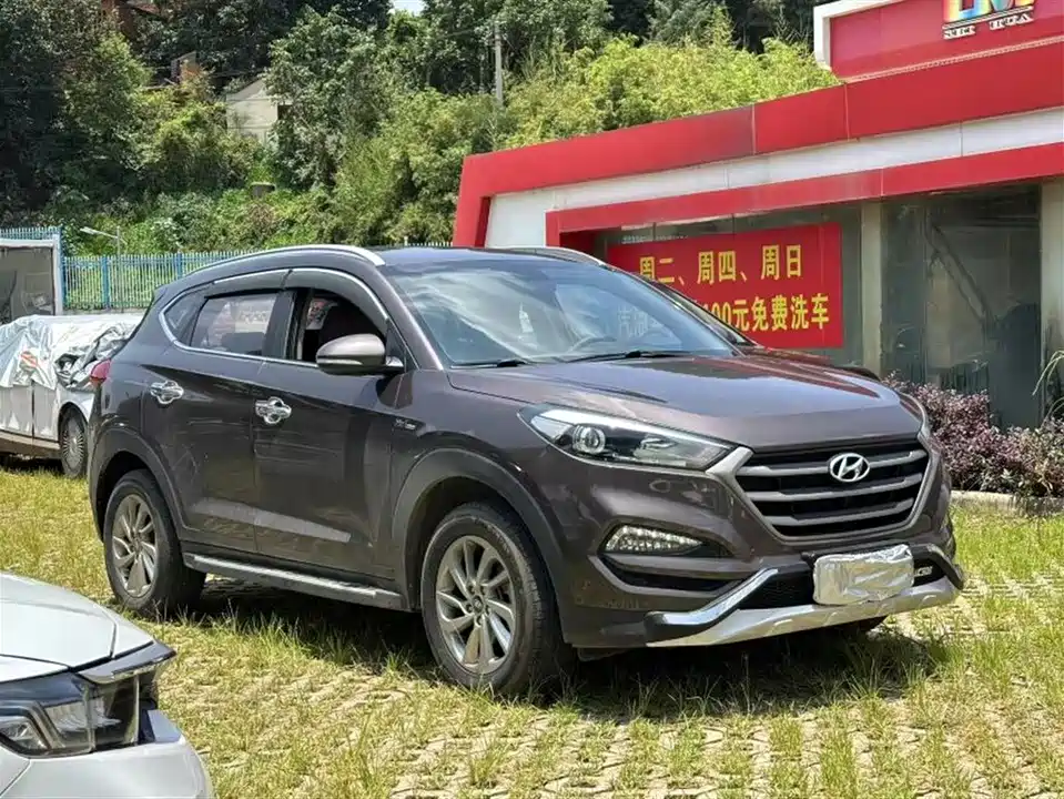 Hyundai Tucson