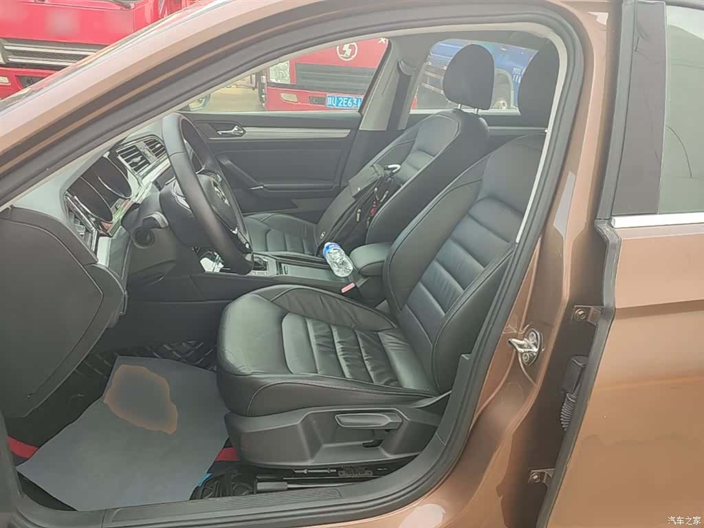 Volkswagen Lamando, 2016 15