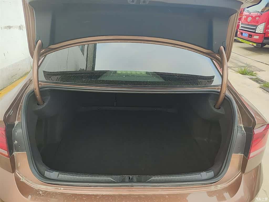 Volkswagen Lamando, 2016 19