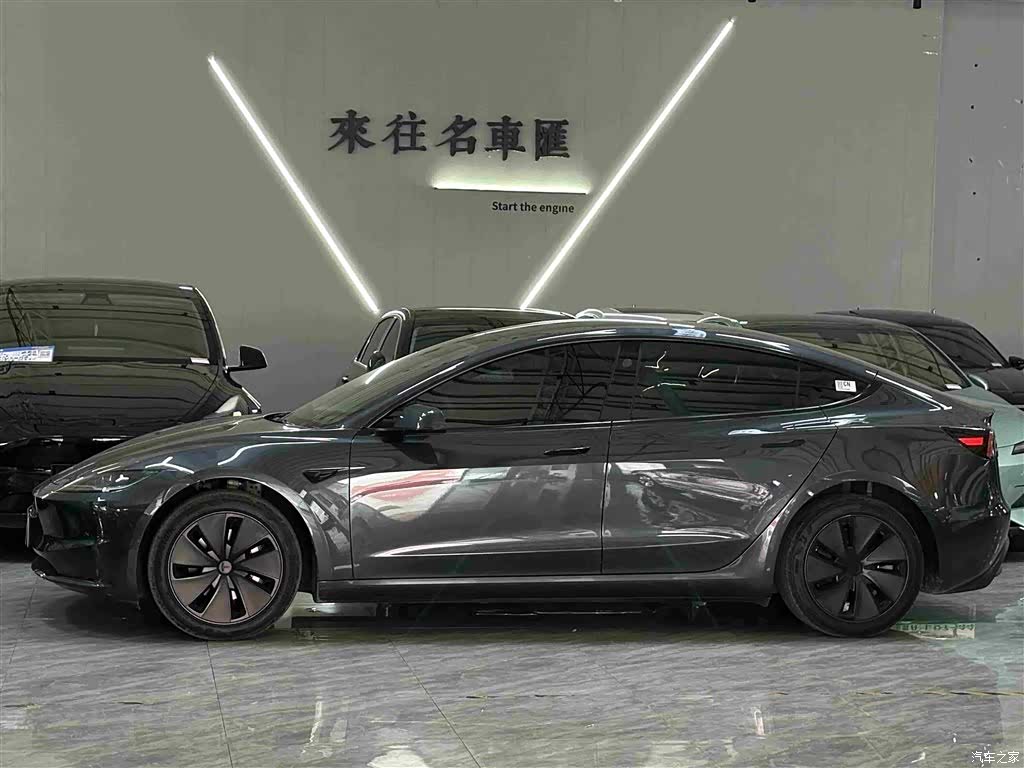 Tesla Model 3, 2025 3