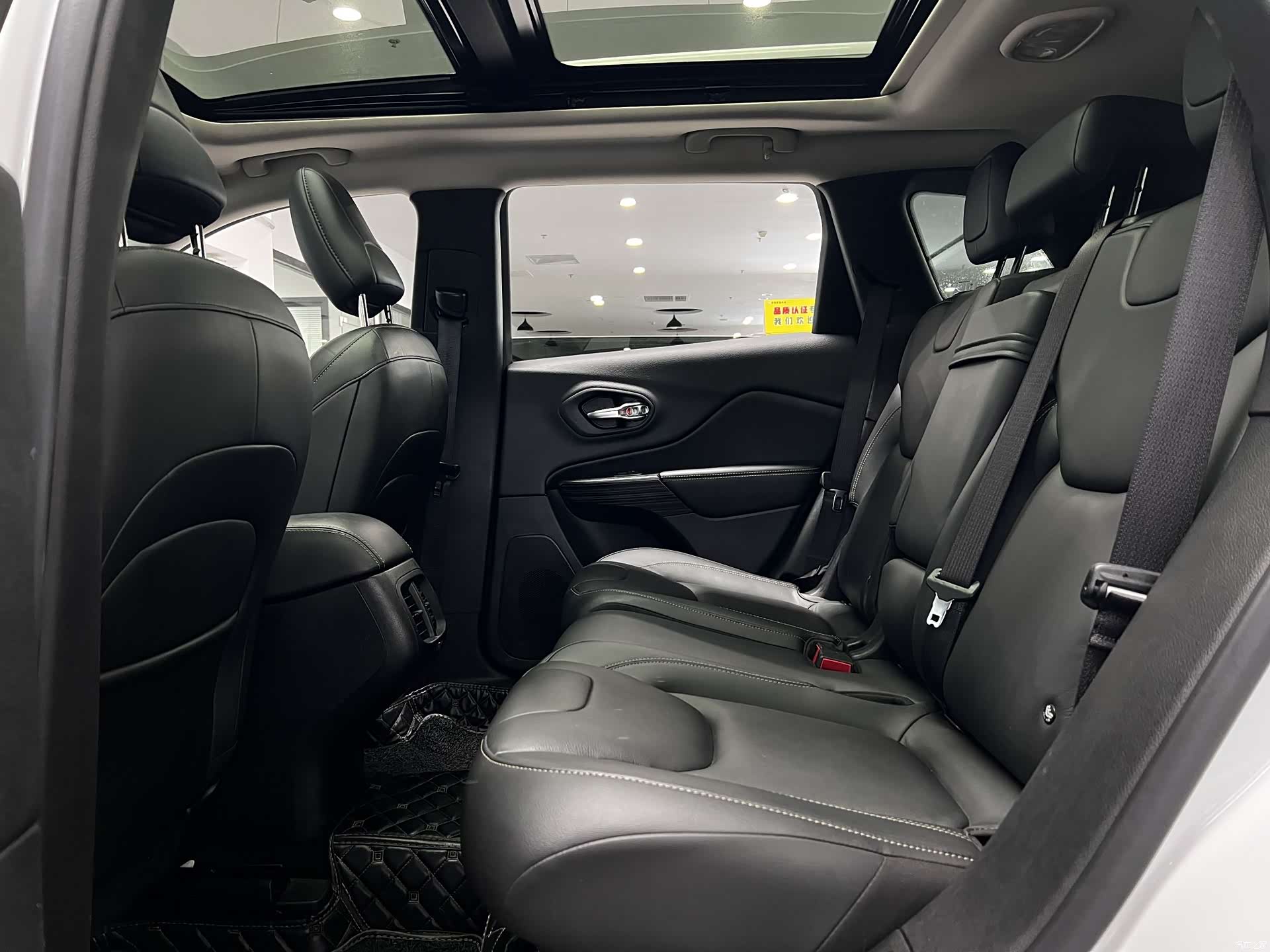 Jeep Cherokee, 2018 14