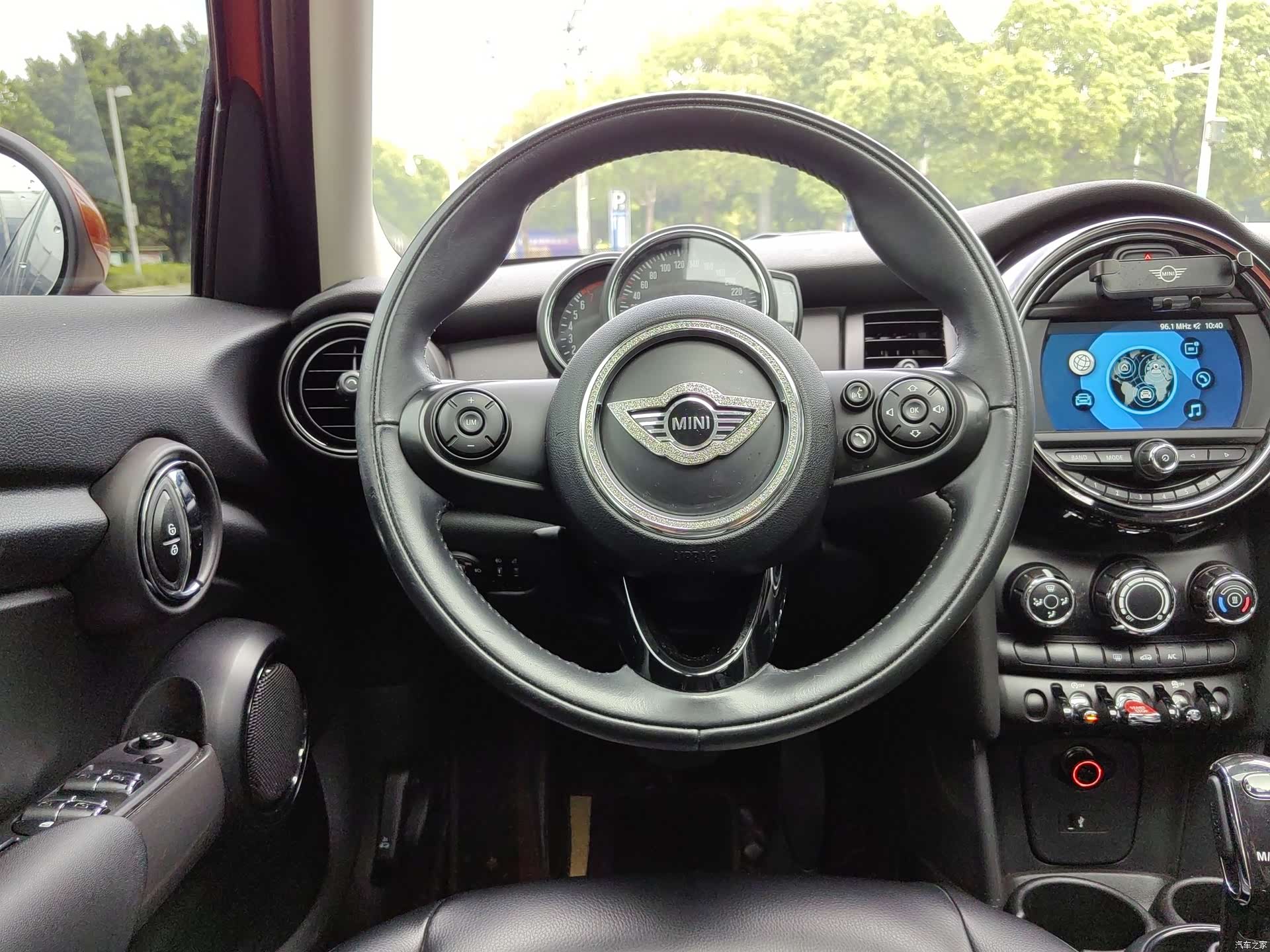 Mini ONE, 2018 21