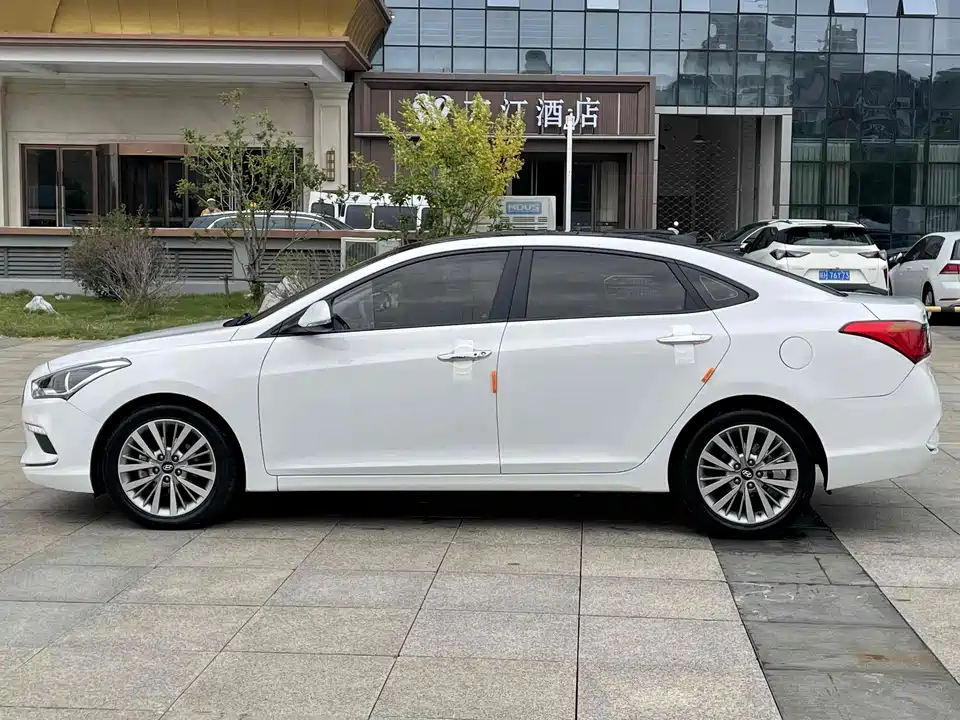 Hyundai Name picture