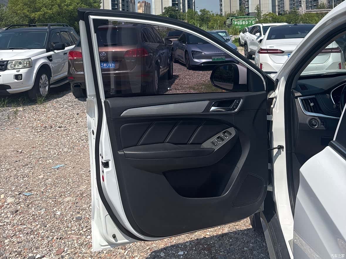 Roewe RX5, 2016 8